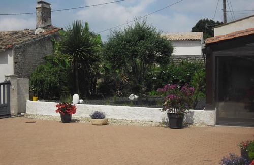Saint-Just-Luzac Bed & Breakfast | La Luzacaise