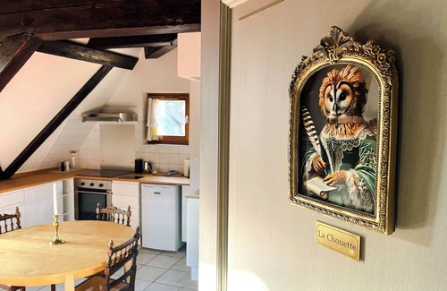 Riquewihr Apartment | La Maison Bleue - Historic house in the heart of Riquewihr. "La Chouette" 3 guest flat