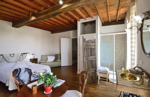 Vic-en-Bigorre Bed & Breakfast | La Maison D'anaïs