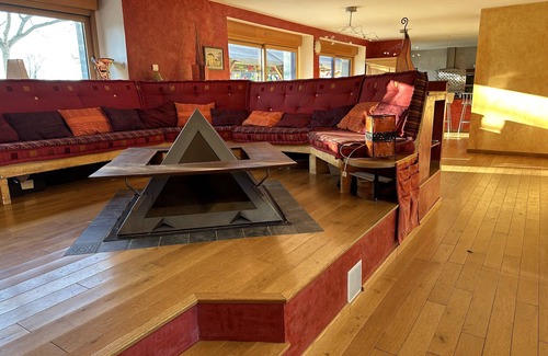 Parne-sur-Roc Villa | La Maison de Courcelle- Parné-sur-roc Charmante & Spacieuse Maison Avec Piscine