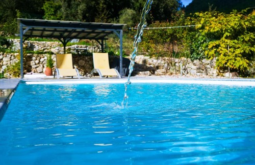 Les Moulins House | La Maison Des Artistes