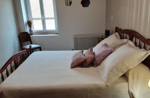 Saint-Jodard Bed & Breakfast | La maison des Roses