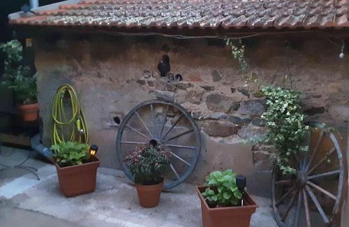 Saint-Jodard Bed & Breakfast | La maison des Roses