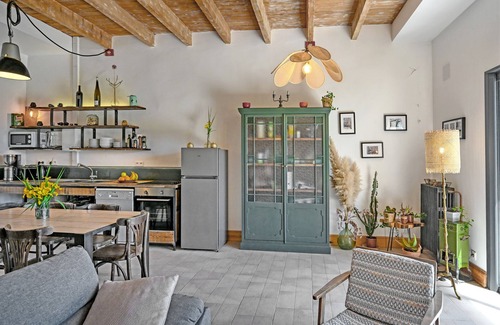 Beaucaire House | La Maison des Vendangeurs*, Gîte with swimming pool and bicycles