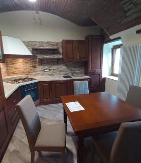 Cremolino Apartment | La maison du château