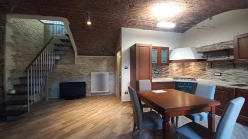 Cremolino Apartment | La maison du château