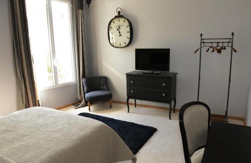 Saint-Leger-en-Yvelines House | La Maison d'Hotes de Saint Leger