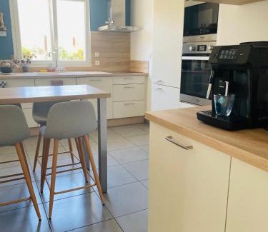 Saint-Amand-sur-Fion House | La Maison Jaune - 7 personnes - au calme