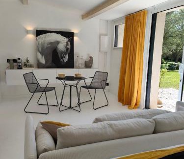 Lunel Bed & Breakfast | La Maison l'Oliveraie