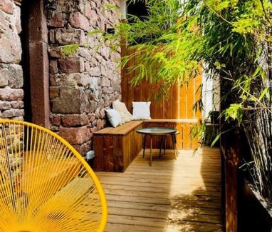 Riquewihr House | La Maison Rouge Au coeur de la ville.