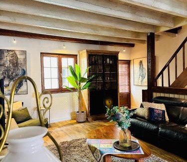 Riquewihr House | La Maison Rouge Au coeur de la ville.