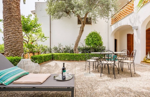 Mazzaro House | La Matrangela Charme Apartments "La Corte"