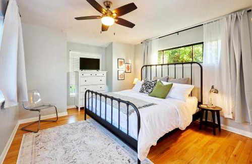 Windsor Hills House | La Mesa Lookout with AC BBQ Firepit Pet Friendly