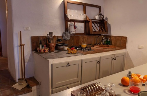 Pergine Valdarno House | LA MICCIA, Private Suite w/HOT TUB