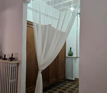 Nava de la Asuncion House | La Nava, casa de pueblo con patio y calefacción con chimenea