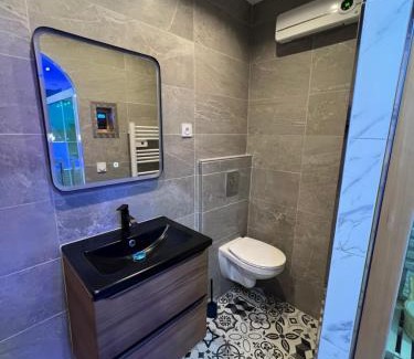 Crouy Apartment | La nuit de rêve Spa privatif Jaccuzi Sauna suite 1