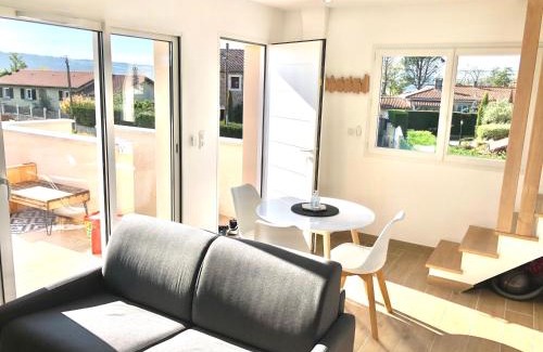 Ternay Apartment | La Parenthèse Balnéo T2 Cosy de 40m² avec terrasse