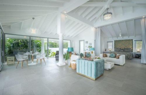 Les Terres Basses Villa | La Perla Bianca - 1 BR Beachfront Luxury Villa offering utmost privacy