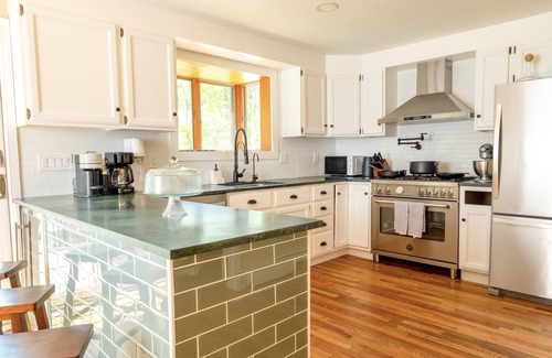 Canaan House | La Petite Porte Jaune