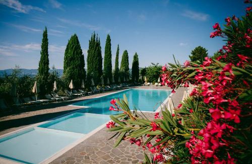 San Donato in Fronzano Apartment | La Piazza di San Donato