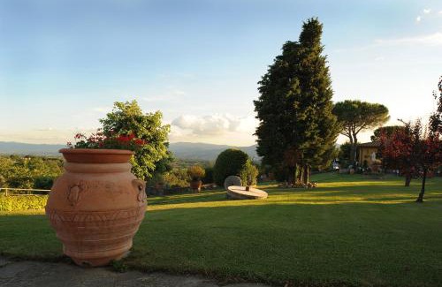 San Donato in Fronzano Apartment | La Piazza di San Donato
