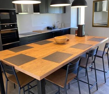 Saint-Aubin-de-Nabirat House | La porte du jardin