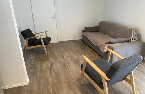 Saint-Aubin-de-Nabirat House | La porte du jardin