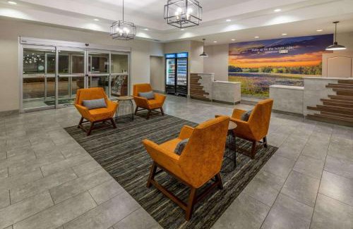 Bridgeport Hotel | La Quinta by Wyndham Bridgeport