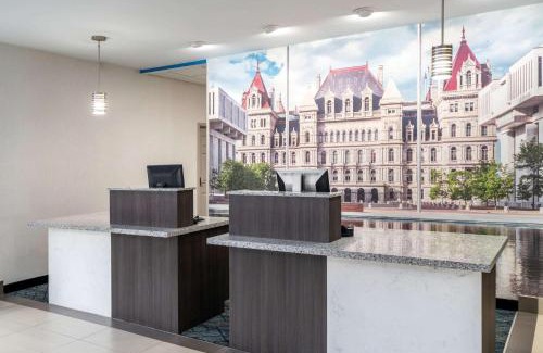 Latham Hotel | La Quinta by Wyndham Latham Albany Airport