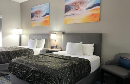 Pinecrest West Park Hotel | La Quinta by Wyndham Tampa Central