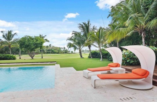 Casa de Campo Villa | La Romana Modern Luxury w Pool