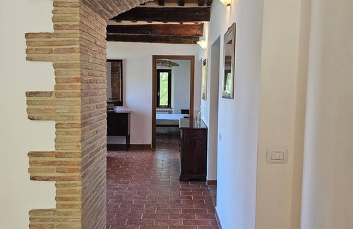 Fossato di Vico House | La Rosa dei Venti - Maestrale [Country House]