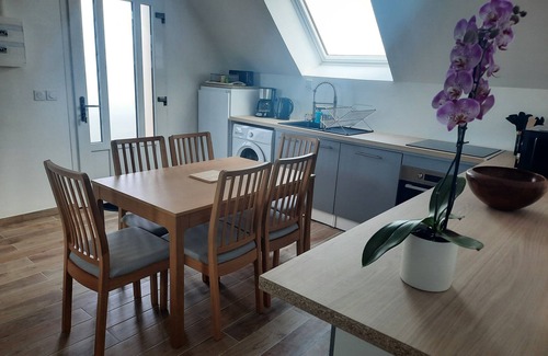 Saint-Come-de-Fresne Apartment | La Rose des Vents" duplex apartment with sea view and Arromanches pontoons