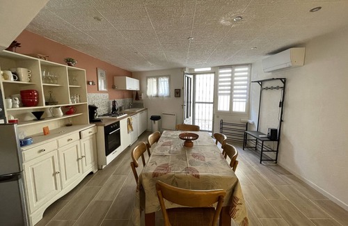 Marseillan House | La Roussette