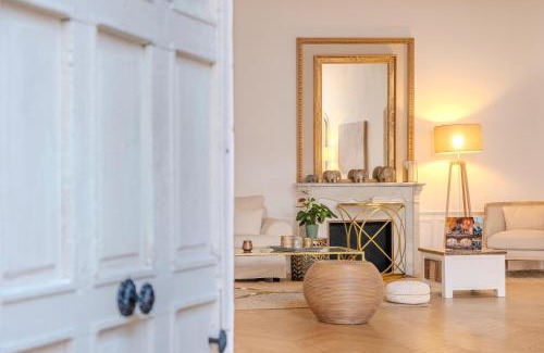 Bourgogne Bed & Breakfast | LA SALAMANDRE - Chambres d'hôtes - Hôtel particulier XVIème - Centre historique - Orléans