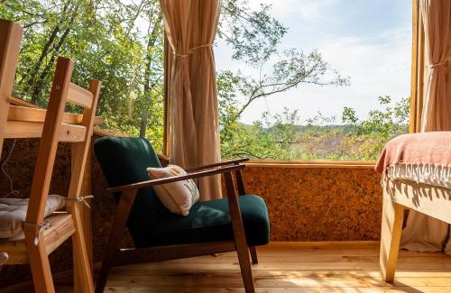 Bertea House | La sat - Ană Năzdrăvană