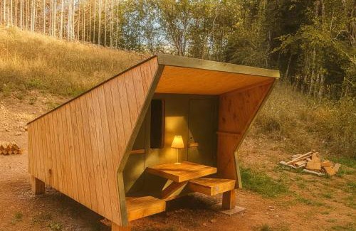 Saint-Martin-du-Puy Other | La Sauterelle Gîte insolite bord du lac de Chaumeçon, Morvan