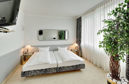 Sued Hotel | La Strada Hotel