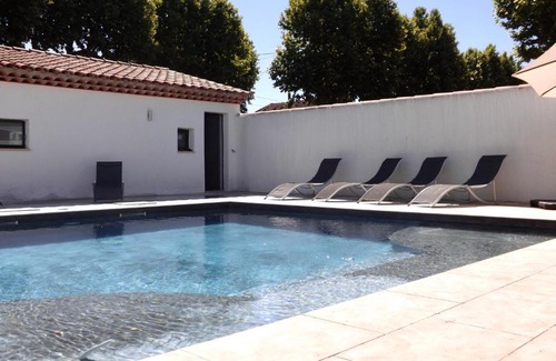 Entressen House | La Suite Côté Pool-House Piscine, Sauna & Jacuzzi privatifs