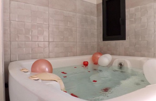 Entressen House | La Suite Côté Pool-House Piscine, Sauna & Jacuzzi privatifs