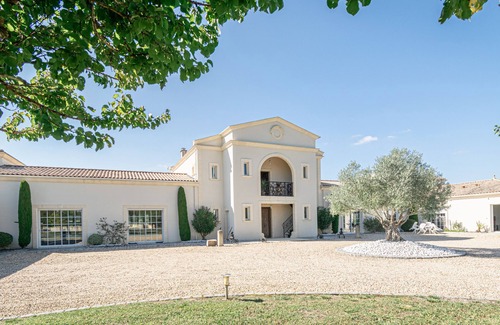 Saint-Laurent-de-Medoc Villa | La Tour Nairobi du Château Saint Laurent