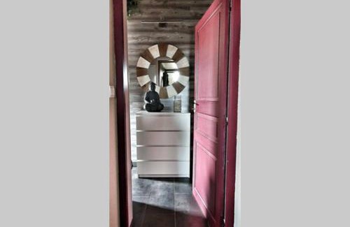 Toulon-sur-Arroux Apartment | La Tranquillité au Centre.