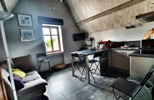 Toulon-sur-Arroux Apartment | La Tranquillité au Centre.