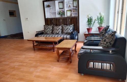 Hundar House | LA-TSAS GUEST HOUSE