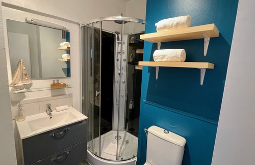 Port Apartment | La Vague vue sur l'Antre du dragon