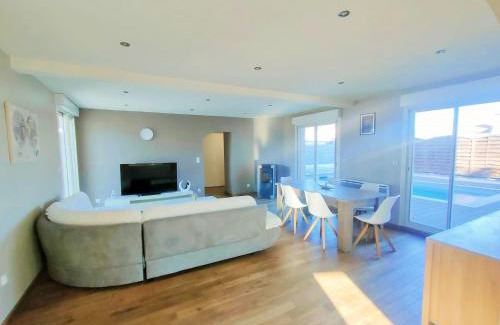 Aureilhan House | La villa de Julien avec piscine