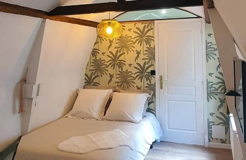 Dernier Sou Apartment | LA VOÛTE, Luxury Studio in the Old Town with Courtyard - Maison 1747