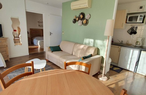 Lagord Apartment | Lagord apartment with swimming pool 5min from La Rochelle beaches and town center