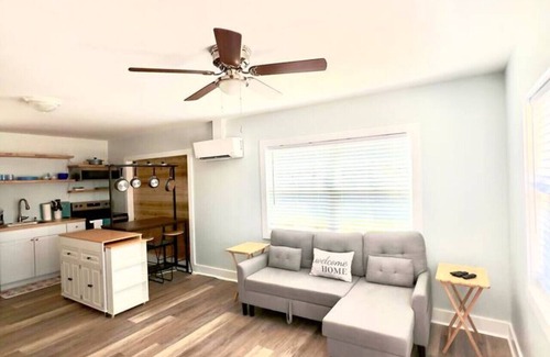 Laguna Beach House | Laguna Beach Bungalow|Sleeps4|Patio|Steps to the sand!