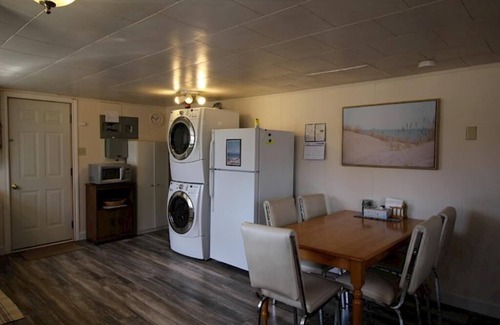 Southampton Cottage | Laird Hideaways Unit 1 - Centrally located on a quiet laneway in Southampton